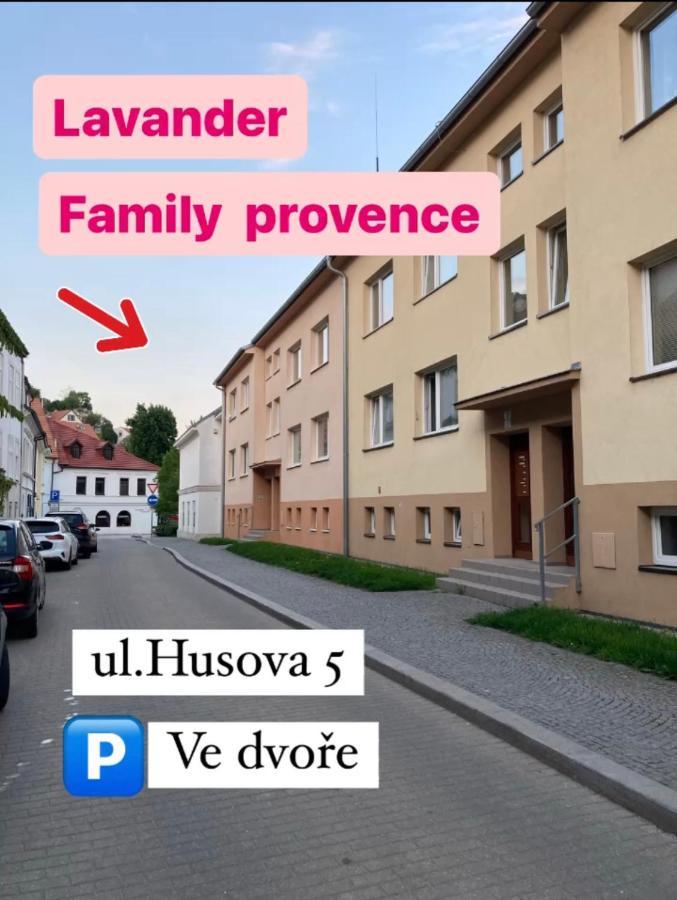 Апартаменты Family Provence Микулов Экстерьер фото